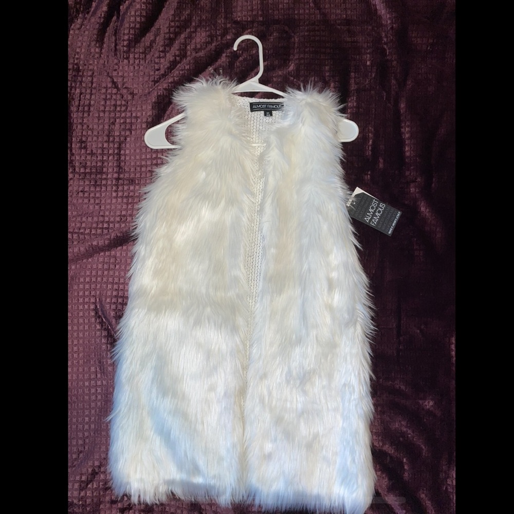 🍑 2 for $15 🍑 White Fur Vest